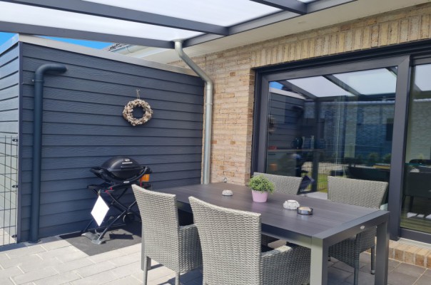 Terrasse mit Weber Gasgrill